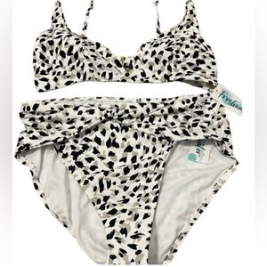 NWT Freshwater women’s XL cheetah print two piece black, white & tan swimsuit